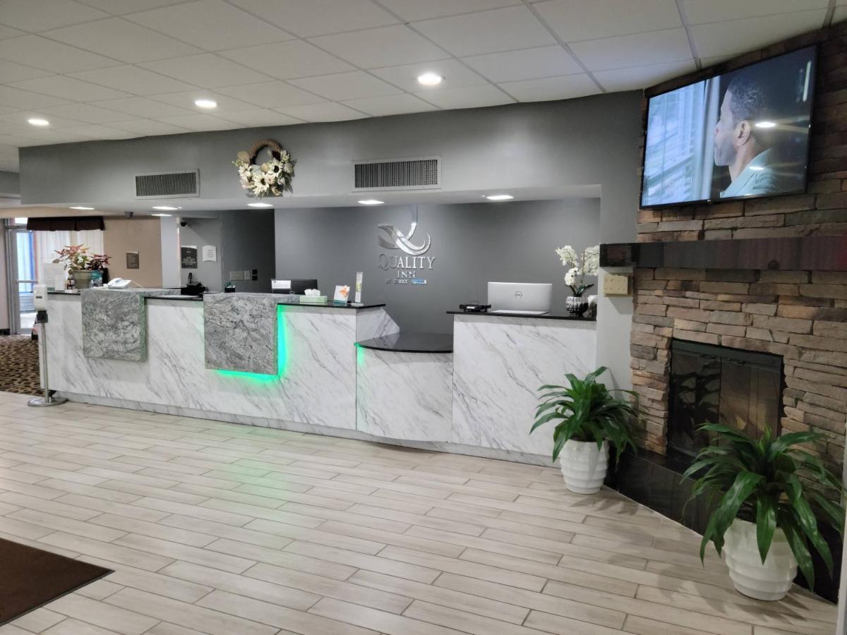 Quality Inn Terre Haute University Area Екстериор снимка