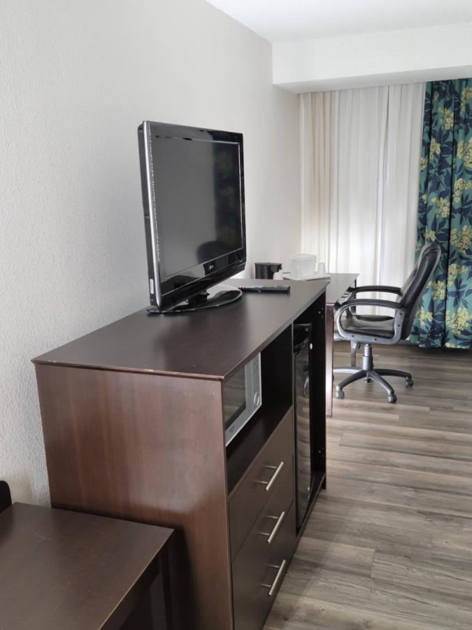 Quality Inn Terre Haute University Area Екстериор снимка