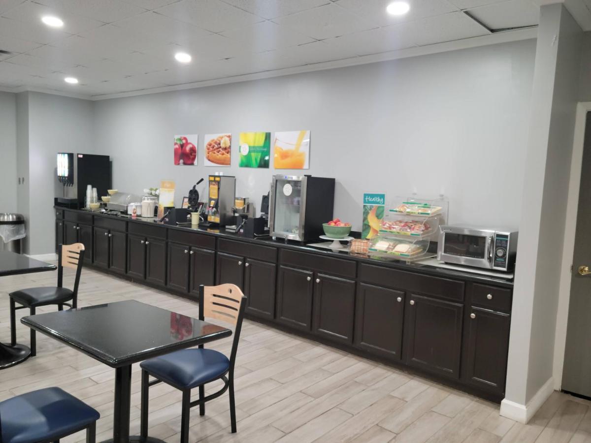 Quality Inn Terre Haute University Area Екстериор снимка