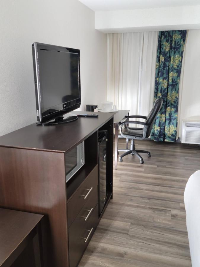 Quality Inn Terre Haute University Area Екстериор снимка