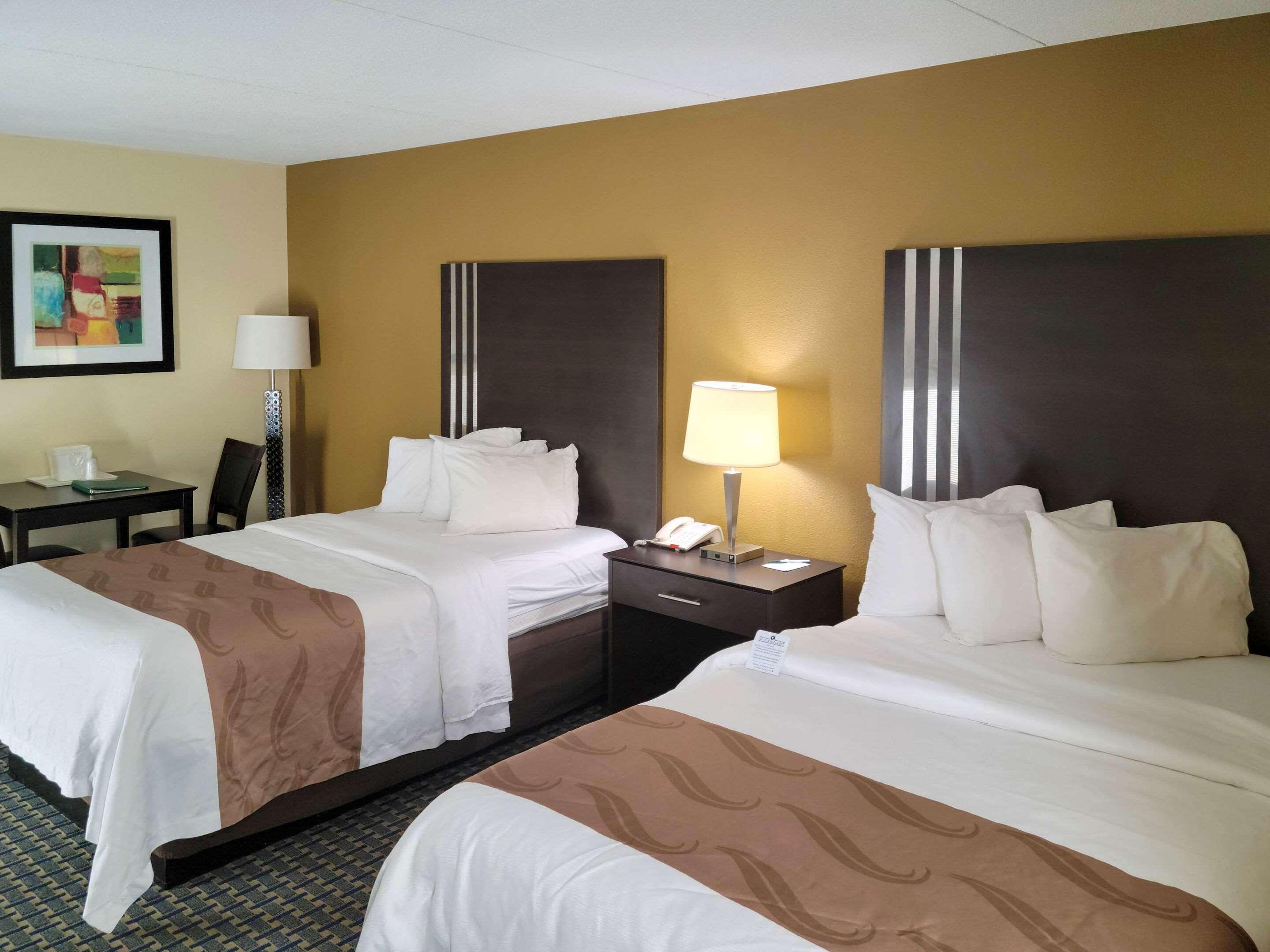 Quality Inn Terre Haute University Area Екстериор снимка
