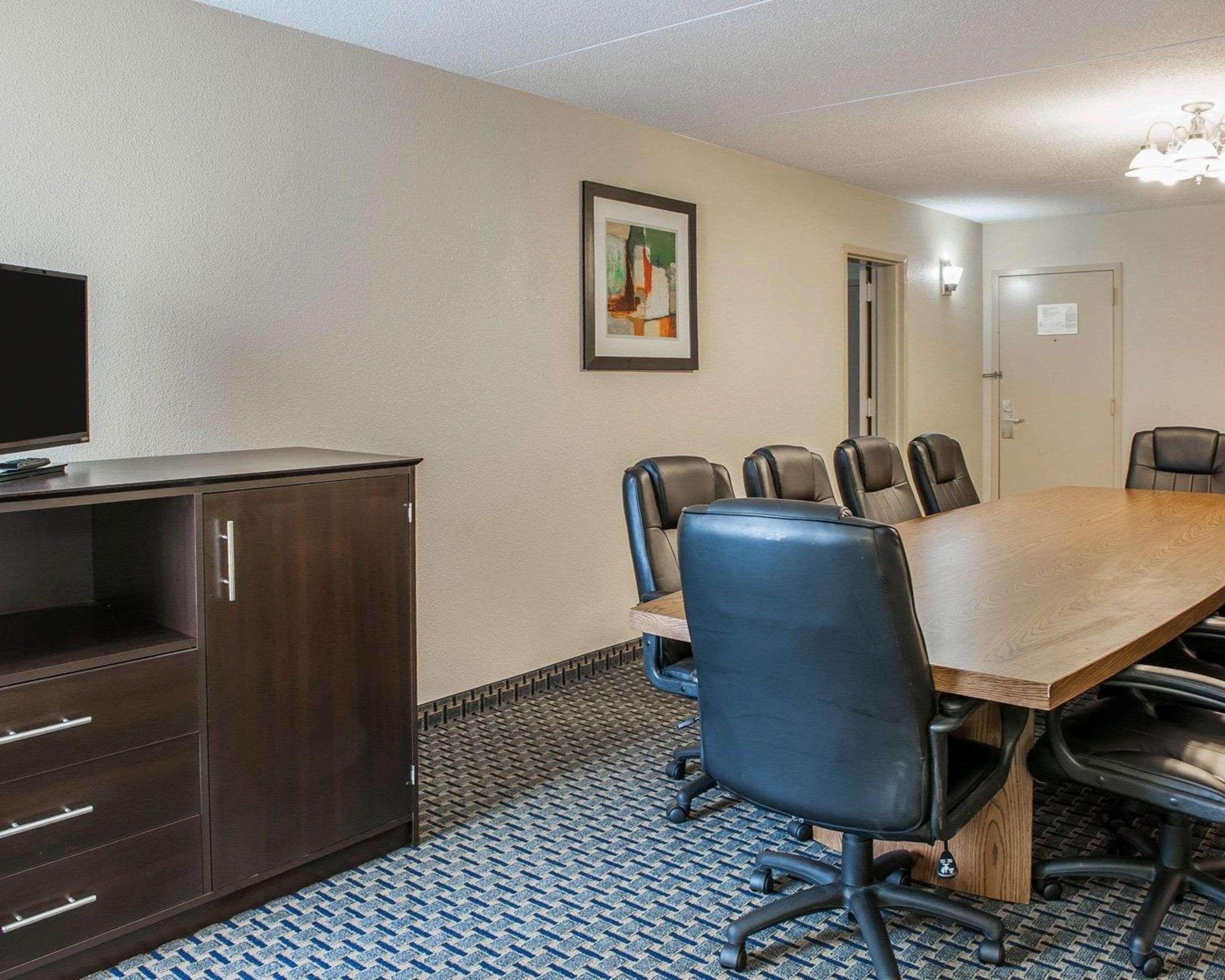 Quality Inn Terre Haute University Area Екстериор снимка