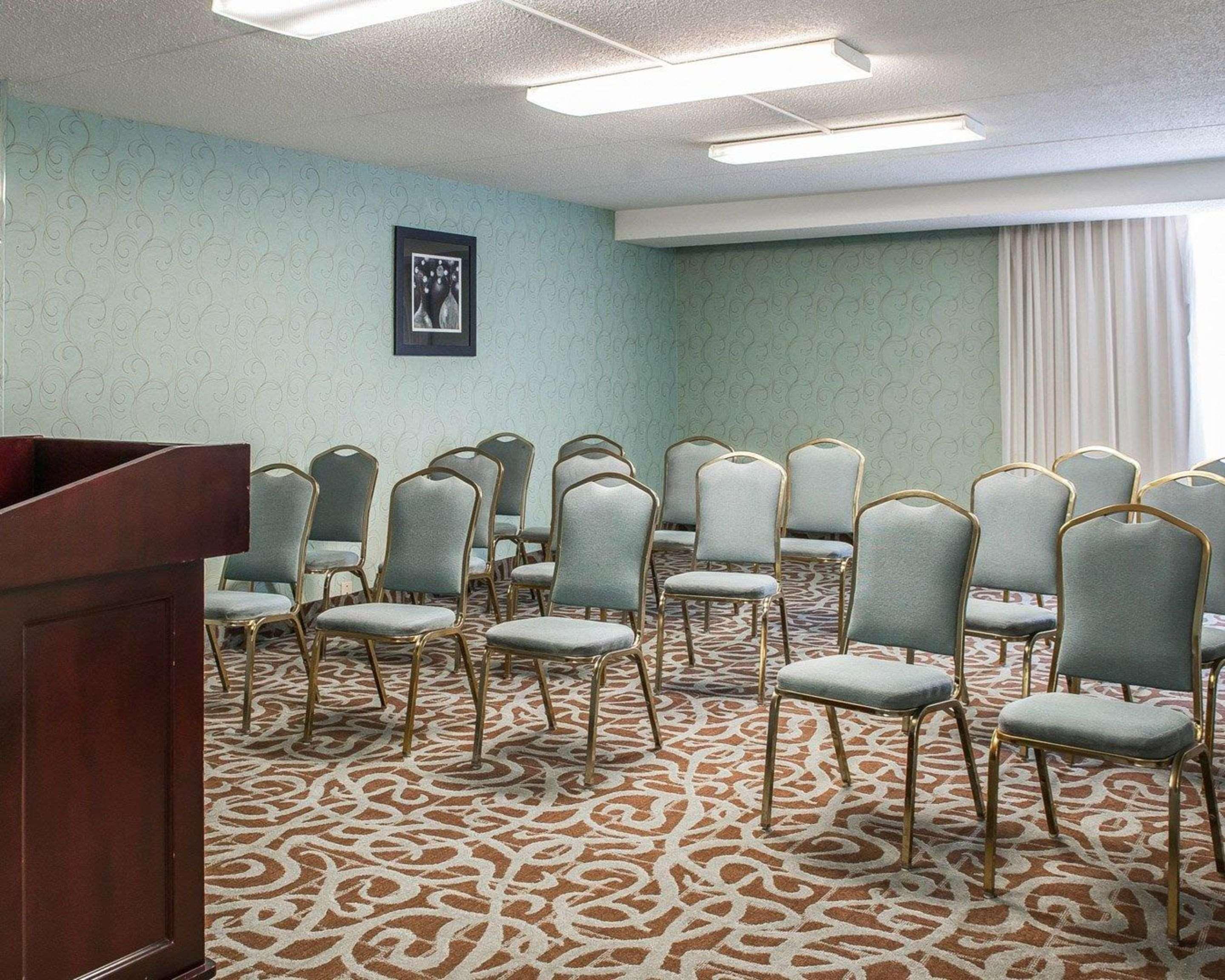 Quality Inn Terre Haute University Area Екстериор снимка