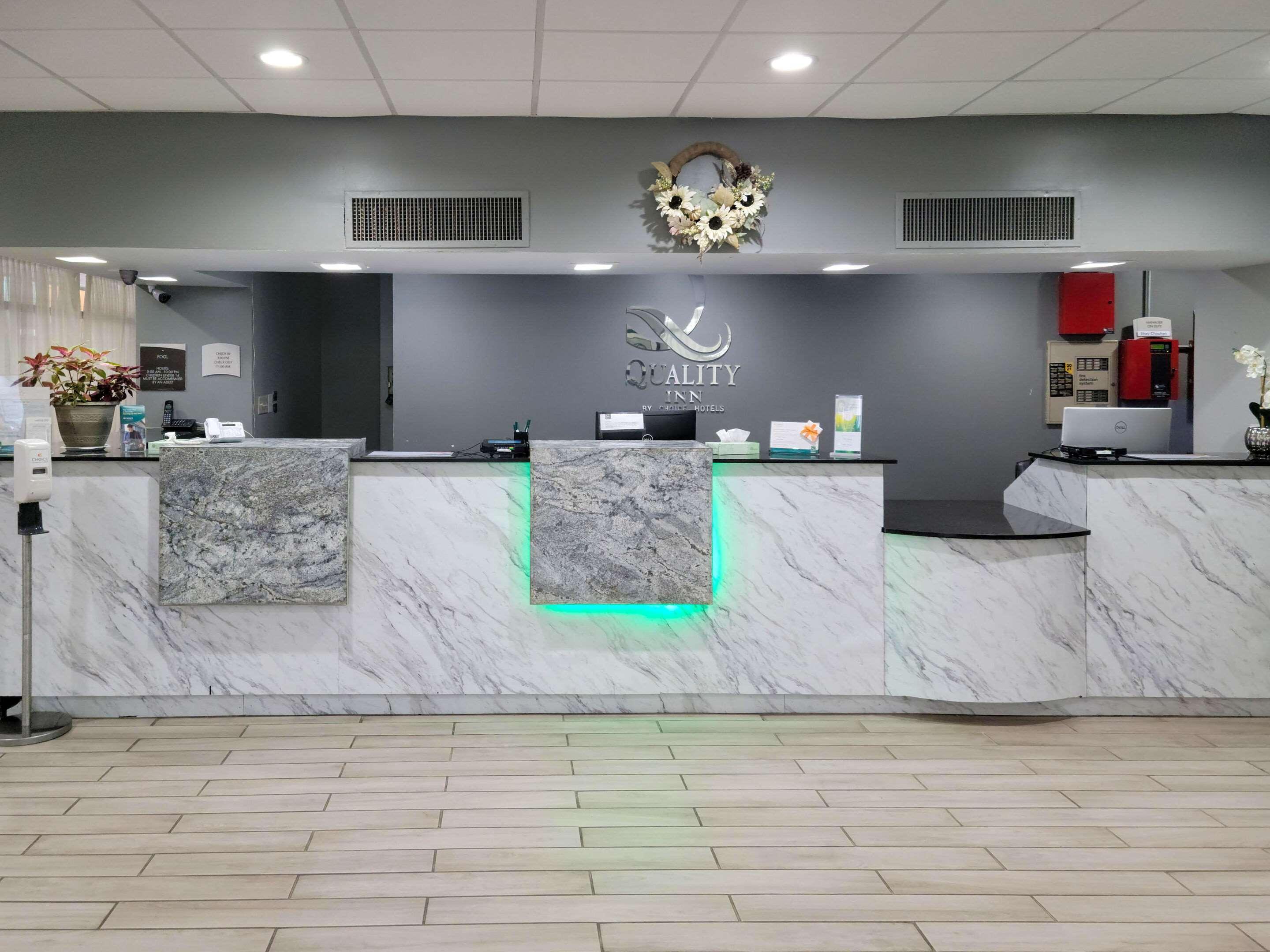 Quality Inn Terre Haute University Area Екстериор снимка