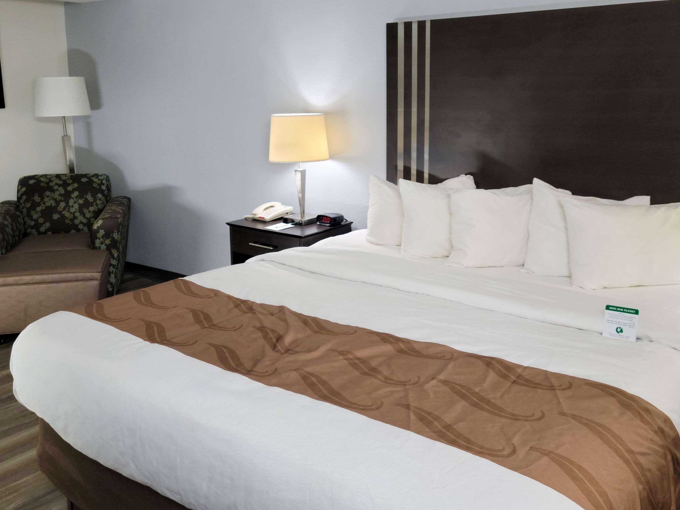Quality Inn Terre Haute University Area Екстериор снимка